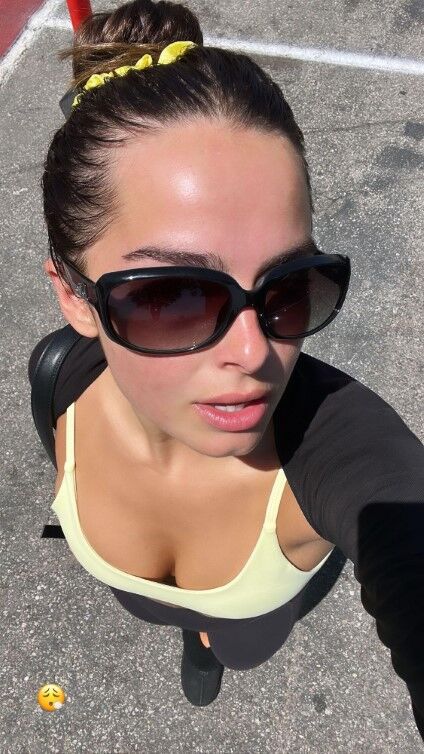 Addison Rae Selfie