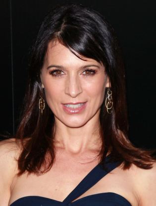 Perrey Reeves